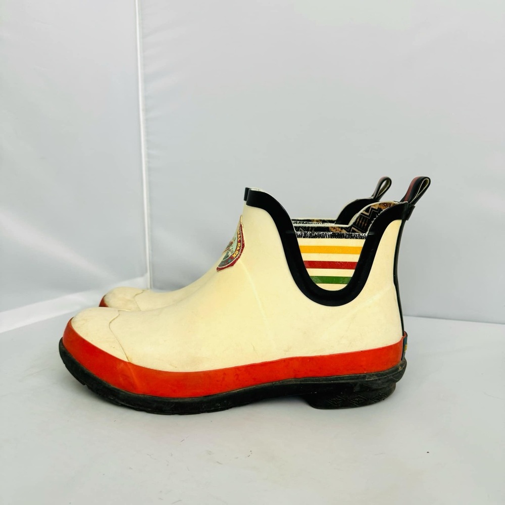 Pendleton Cream and Red Rain Boots with Slip-On Design woman’s  Size 11